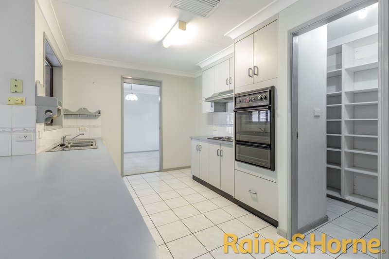 Photo - 4 Ingrid Place, Dubbo NSW 2830 - Image 2