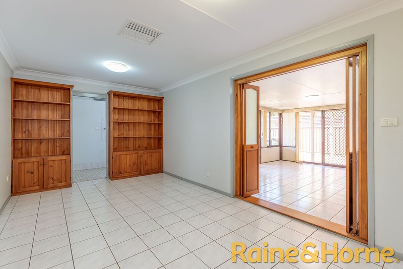 Photo - 4 Ingrid Place, Dubbo NSW 2830 - Image 5