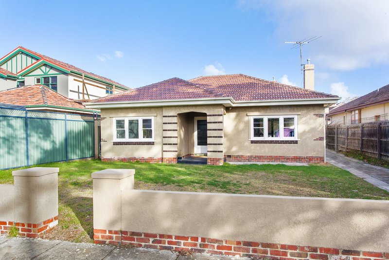 Photo - 4 Innellan Road, Murrumbeena VIC 3163 - Image 7