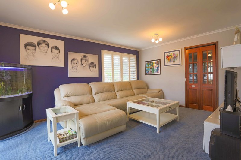 Photo - 4 Iona Place, St Andrews NSW 2566 - Image 2