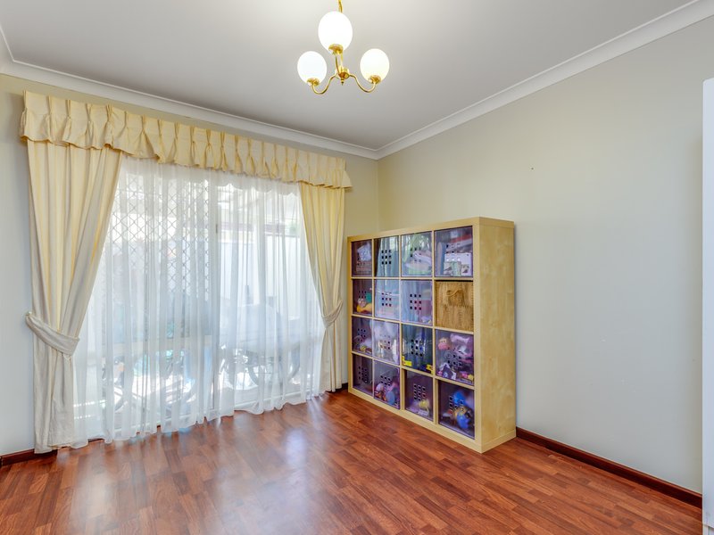 Photo - 4 Irma Close, Huntingdale WA 6110 - Image 4