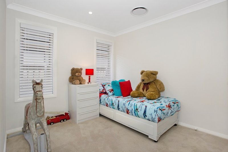 Photo - 4 Irons Road, Kooindah Waters, Wyong NSW 2259 - Image 7