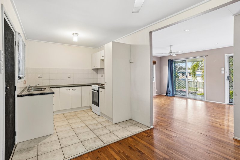 Photo - 4 Irula Street, Bray Park QLD 4500 - Image 4