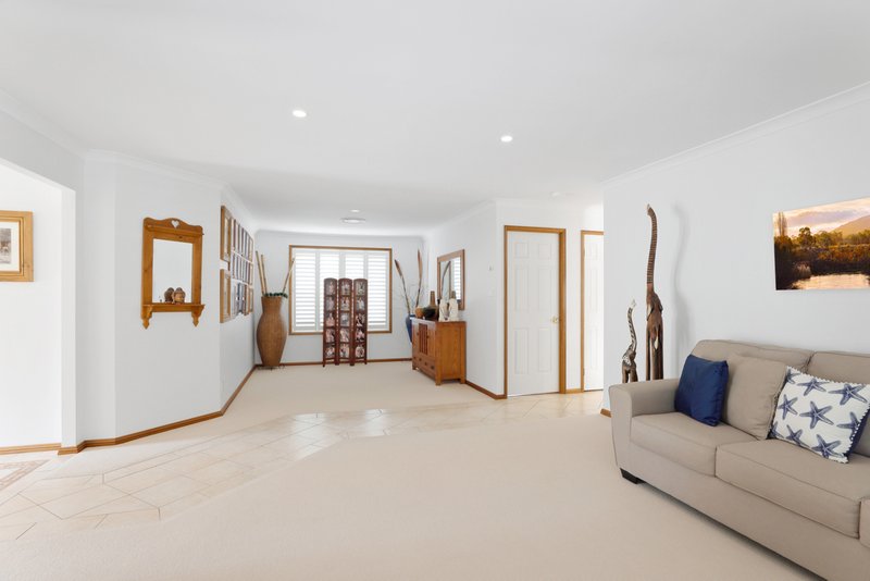 Photo - 4 Isca Place, Glenmore Park NSW 2745 - Image 4