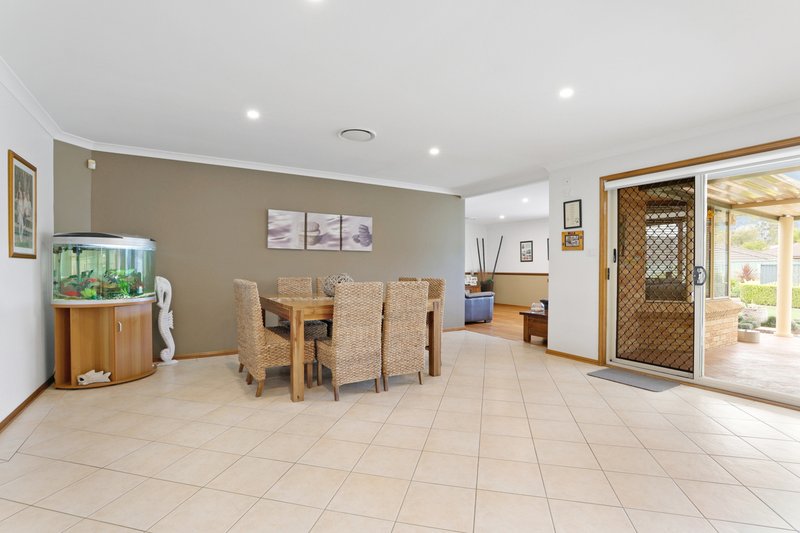 Photo - 4 Isca Place, Glenmore Park NSW 2745 - Image 5