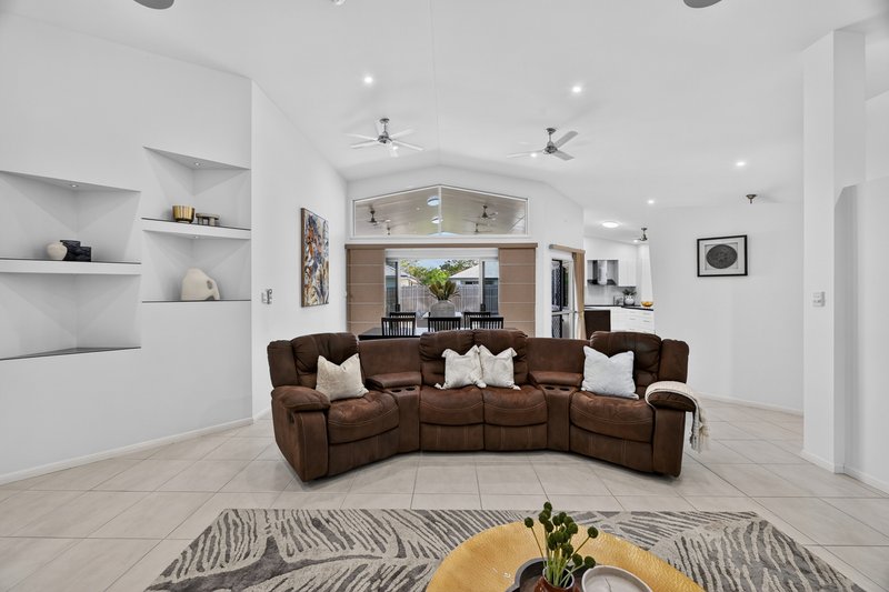 Photo - 4 Izaro Circuit, Burdell QLD 4818 - Image 6