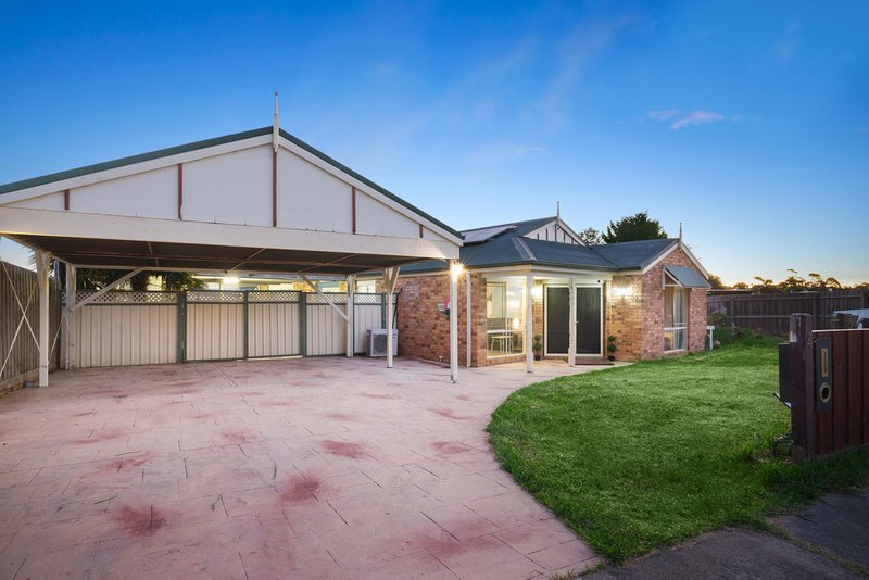 Photo - 4 Jacqueline Place, Pakenham VIC 3810 - Image 2