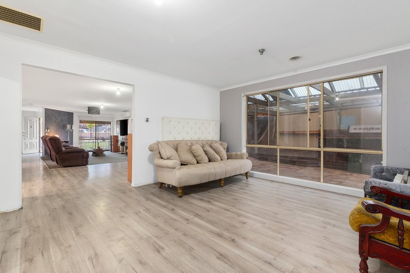 Photo - 4 Jacqueline Place, Pakenham VIC 3810 - Image 5