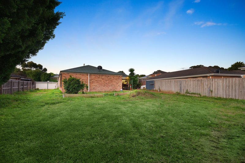 Photo - 4 Jacqueline Place, Pakenham VIC 3810 - Image 13