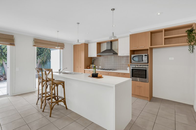 Photo - 4 Jade Crescent, Wyndham Vale VIC 3024 - Image 8