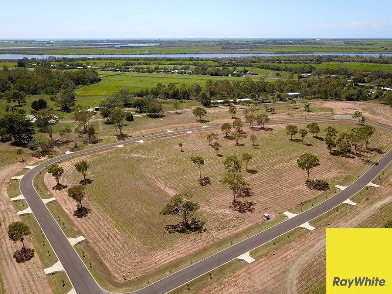 Photo - 4 James Henderson Way, Gooburrum QLD 4670 - Image 1