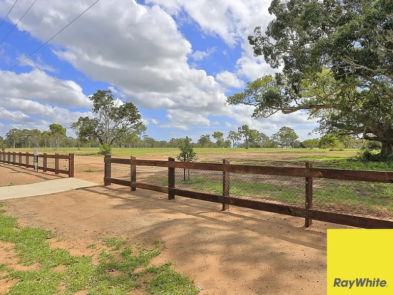 Photo - 4 James Henderson Way, Gooburrum QLD 4670 - Image 7