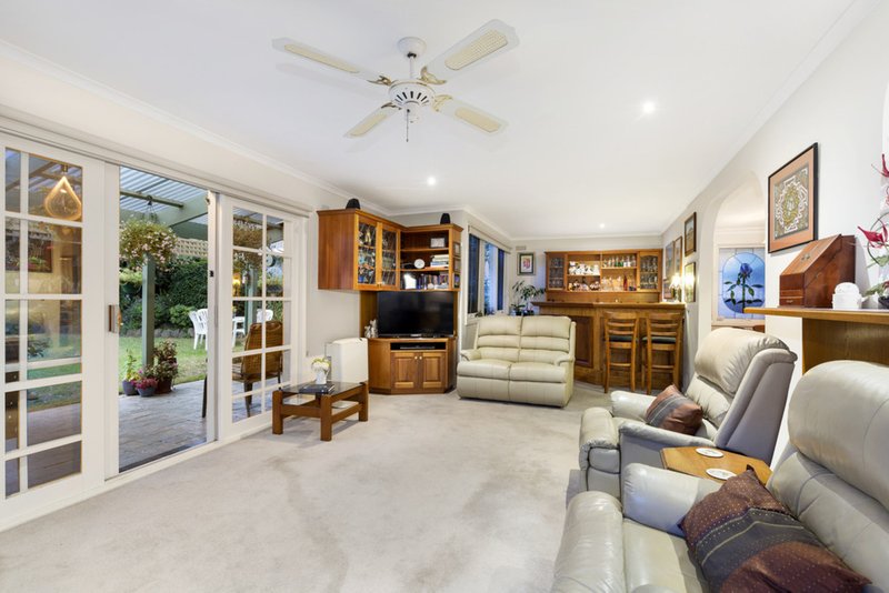 Photo - 4 James Road, Glen Waverley VIC 3150 - Image 6