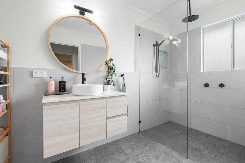 Photo - 4 James Street, Capalaba QLD 4157 - Image 7