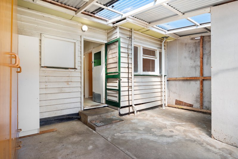 Photo - 4 James Street, Golden Point VIC 3350 - Image 13
