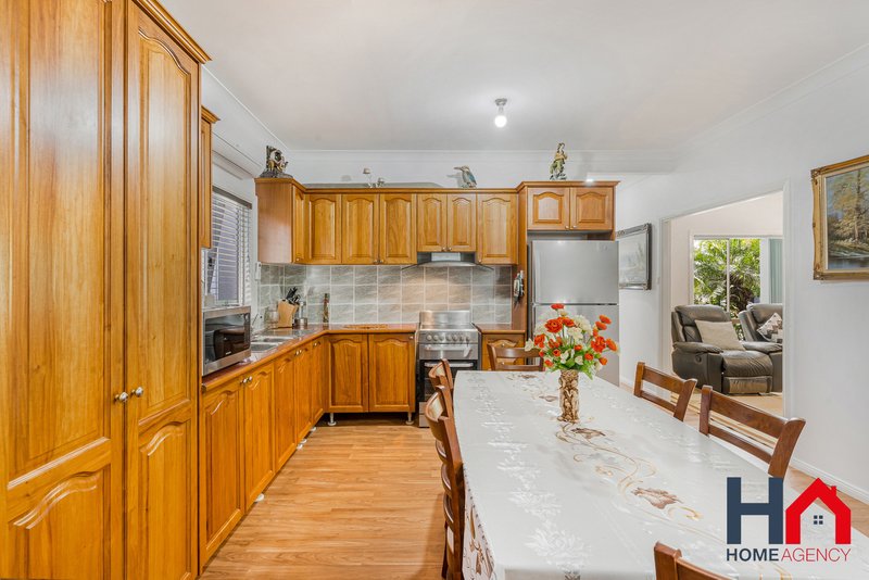 Photo - 4 Jane Street, Smithfield NSW 2164 - Image 4