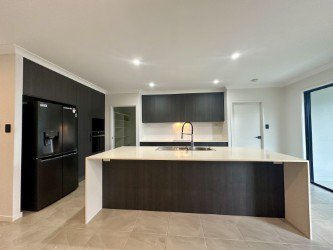 Photo - 4 Janmac Place, Richmond QLD 4740 - Image 2