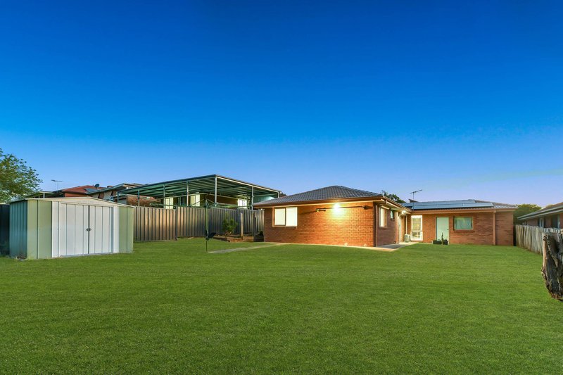 Photo - 4 Janmara Court, Endeavour Hills VIC 3802 - Image 2