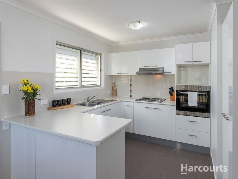 Photo - 4 Jasmine Street, Strathpine QLD 4500 - Image 5