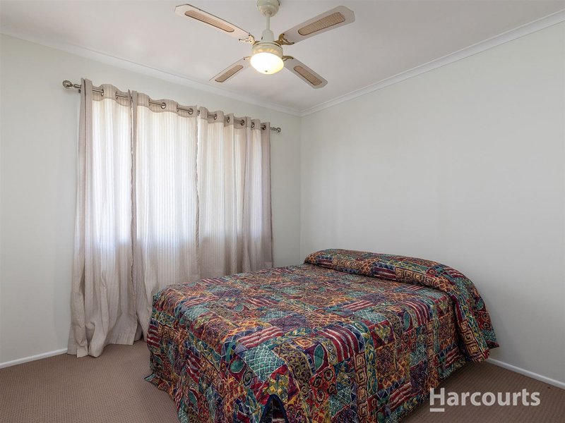 Photo - 4 Jasmine Street, Strathpine QLD 4500 - Image 9