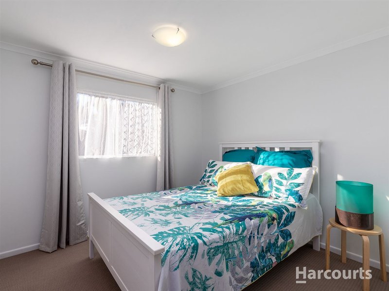 Photo - 4 Jasmine Street, Strathpine QLD 4500 - Image 10