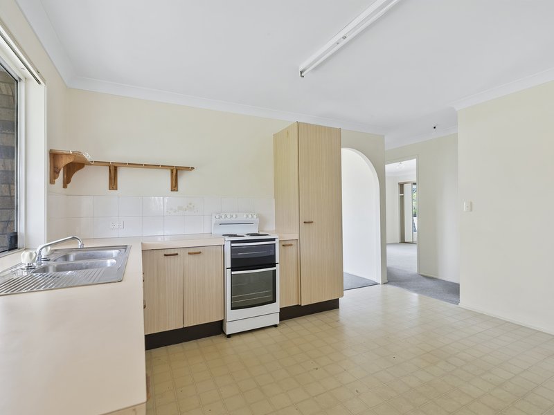 Photo - 4 Jason Court, Morayfield QLD 4506 - Image 12