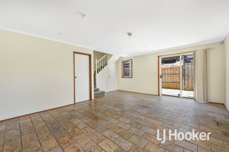 Photo - 4 Jason Place, Hampton Park VIC 3976 - Image 6