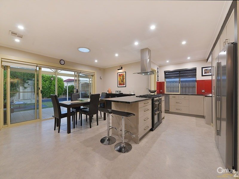 4 Jells Road, Cheltenham VIC 3192