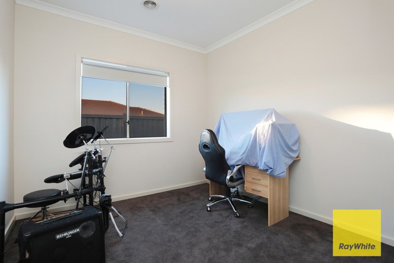 Photo - 4 Jemma Avenue, Point Cook VIC 3030 - Image 10