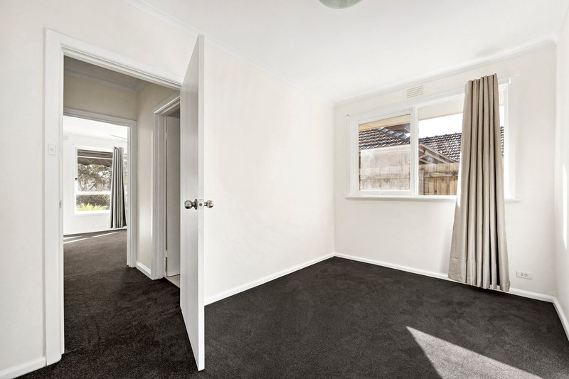 Photo - 4 Jennifer Street, Fawkner VIC 3060 - Image 5