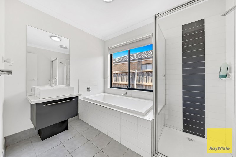 Photo - 4 Jeremy Street, Tarneit VIC 3029 - Image 11