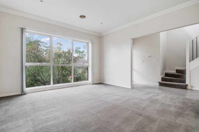 Photo - 4 Jessica Park Drive, Lilydale VIC 3140 - Image 4