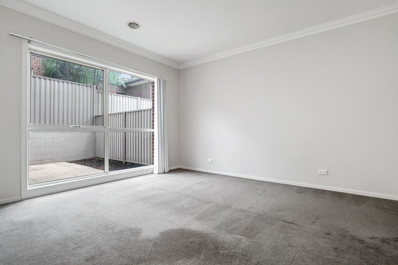 Photo - 4 Jessica Park Drive, Lilydale VIC 3140 - Image 5