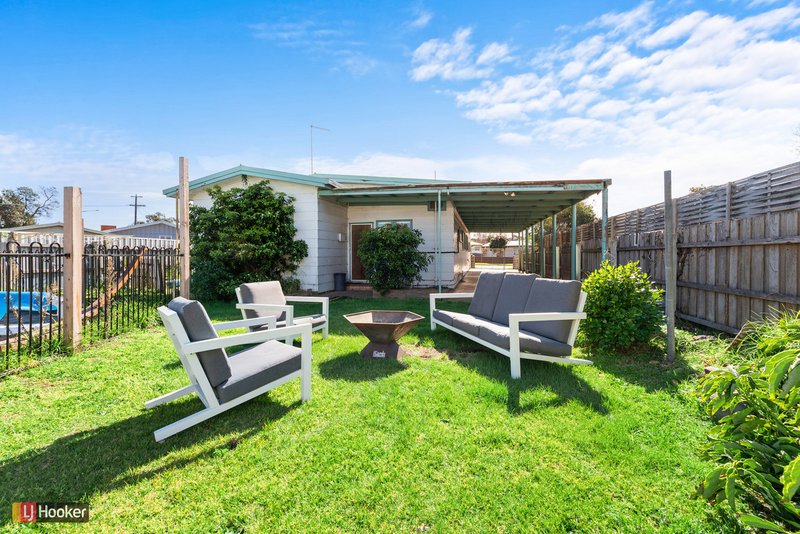 Photo - 4 Jetty Road, Lakes Entrance VIC 3909 - Image 16