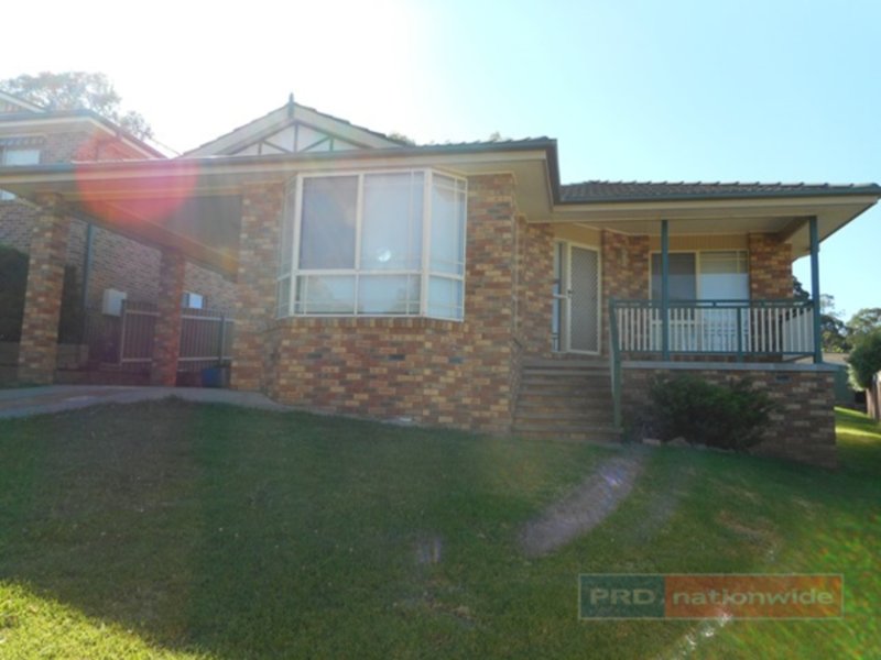 Photo - 4 Jillabenan Close, Tumut NSW 2720 - Image 1