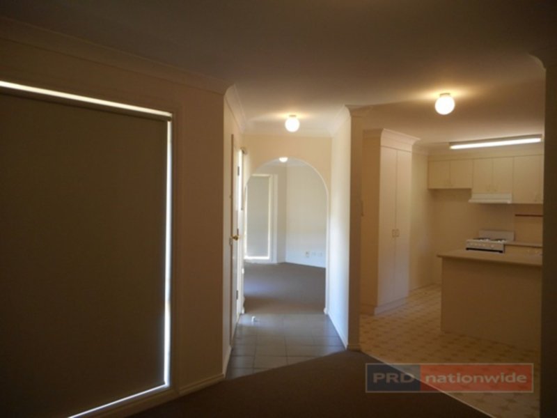 Photo - 4 Jillabenan Close, Tumut NSW 2720 - Image 7