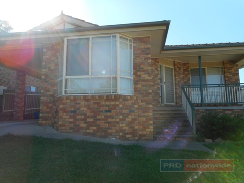 Photo - 4 Jillabenan Close, Tumut NSW 2720 - Image 15