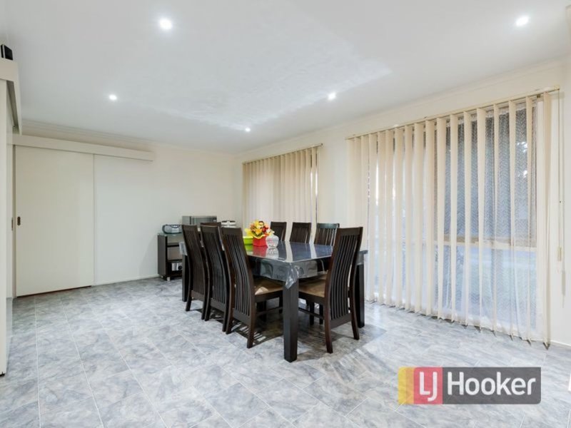 Photo - 4 Joel Way, Hampton Park VIC 3976 - Image 7