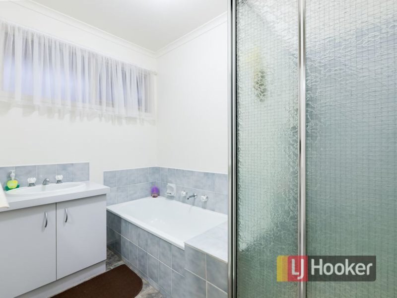 Photo - 4 Joel Way, Hampton Park VIC 3976 - Image 11