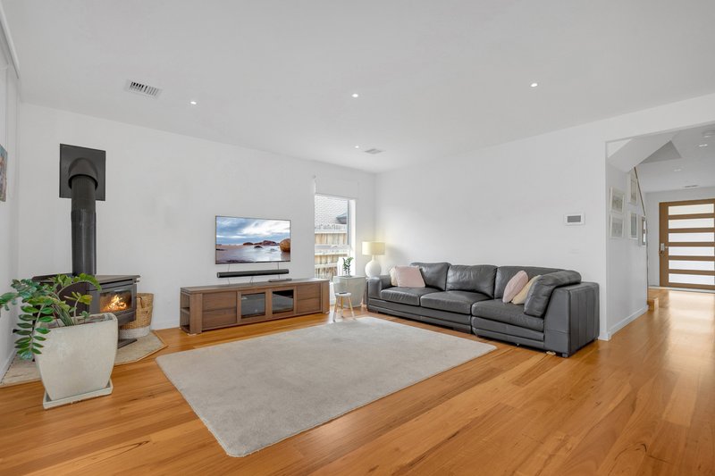 Photo - 4 Joeys Run, South Morang VIC 3752 - Image 8