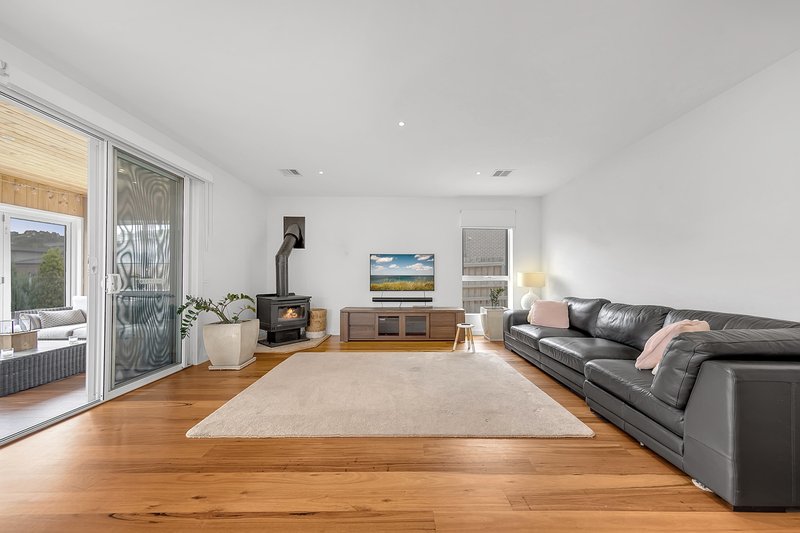 Photo - 4 Joeys Run, South Morang VIC 3752 - Image 9