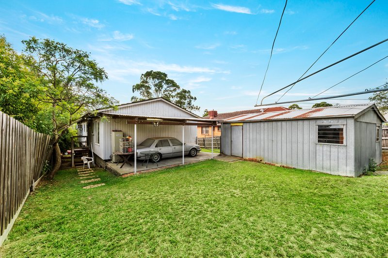 Photo - 4 Jonathan Avenue, Burwood East VIC 3151 - Image 7