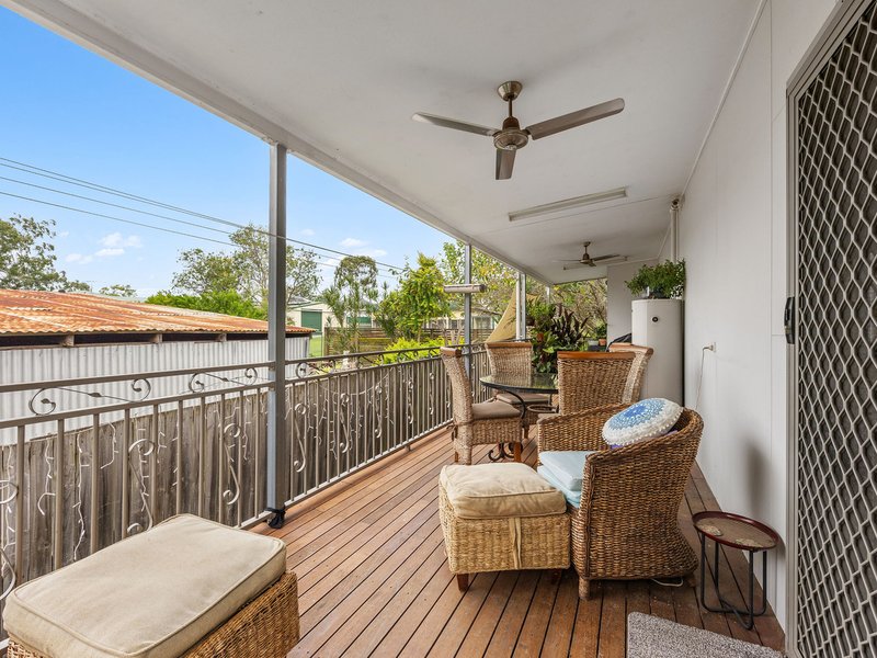 Photo - 4 Jordan Street, Ebbw Vale QLD 4304 - Image 4