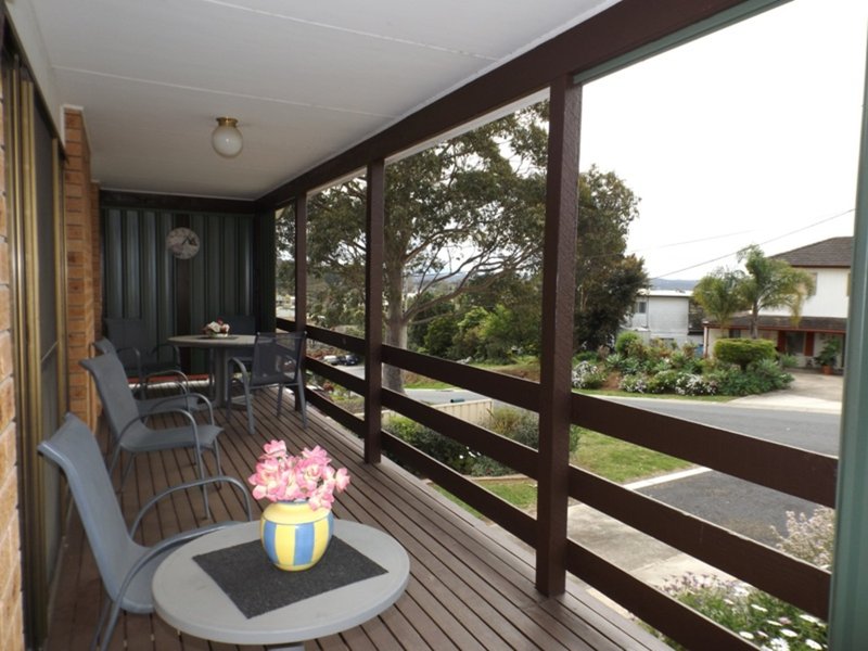 Photo - 4 Joseph Street, Batehaven NSW 2536 - Image 2