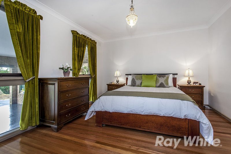 Photo - 4 June Close, Wheelers Hill VIC 3150 - Image 8