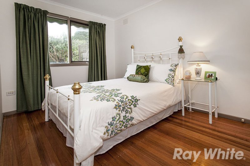 Photo - 4 June Close, Wheelers Hill VIC 3150 - Image 9