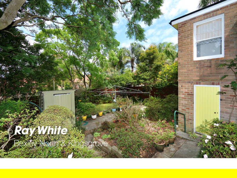 Photo - 4 Junee Crescent, Kingsgrove NSW 2208 - Image 6