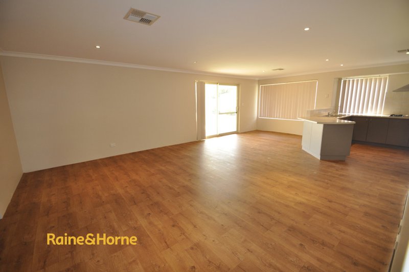 Photo - 4 Jupiter Drive, Australind WA 6233 - Image 5