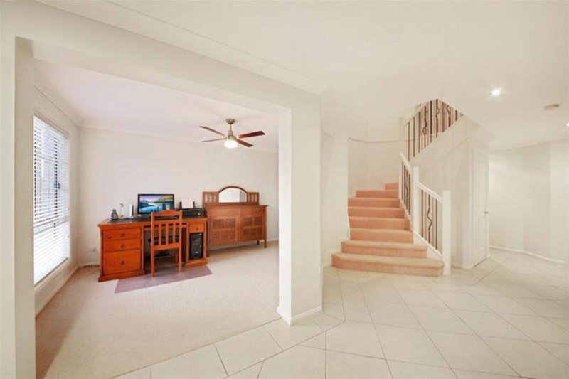 Photo - 4 Justis Drive, Harrington Park NSW 2567 - Image 9