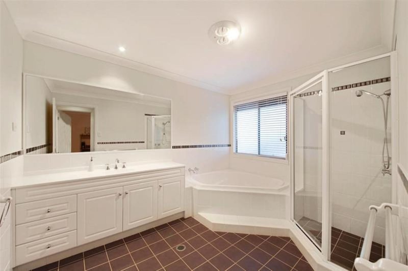 Photo - 4 Justis Drive, Harrington Park NSW 2567 - Image 10